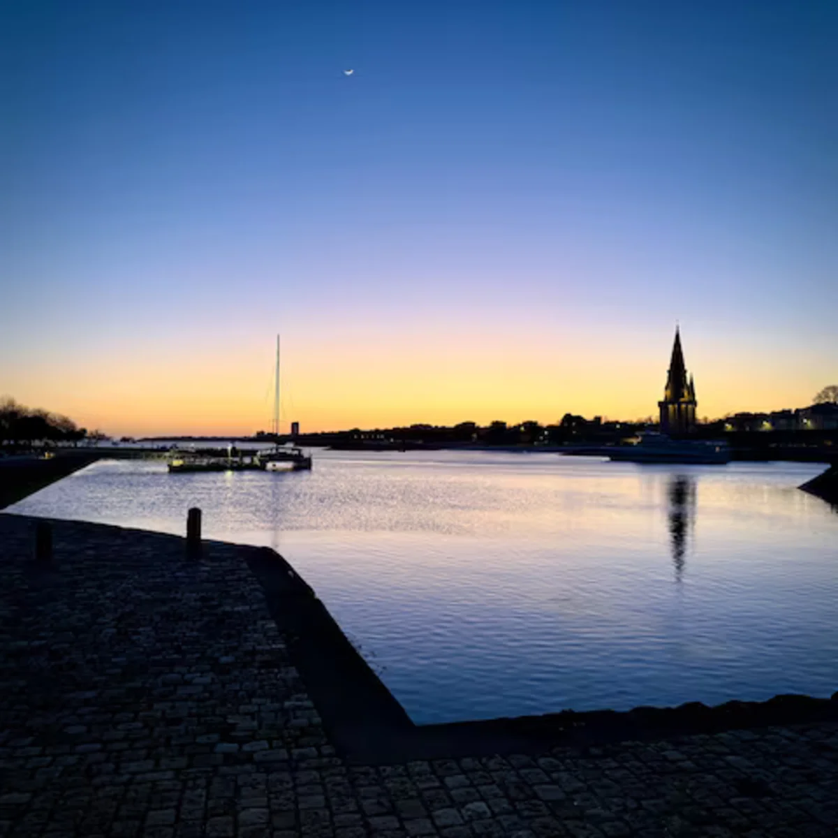 Coucher de soleil sur la jetée des Minimes à La Rochelle